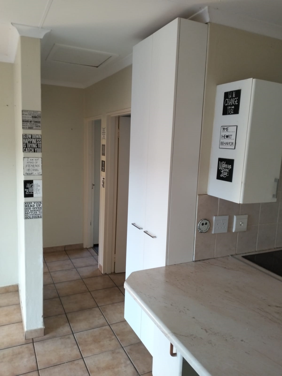 To Let 2 Bedroom Property for Rent in Radiokop Gauteng