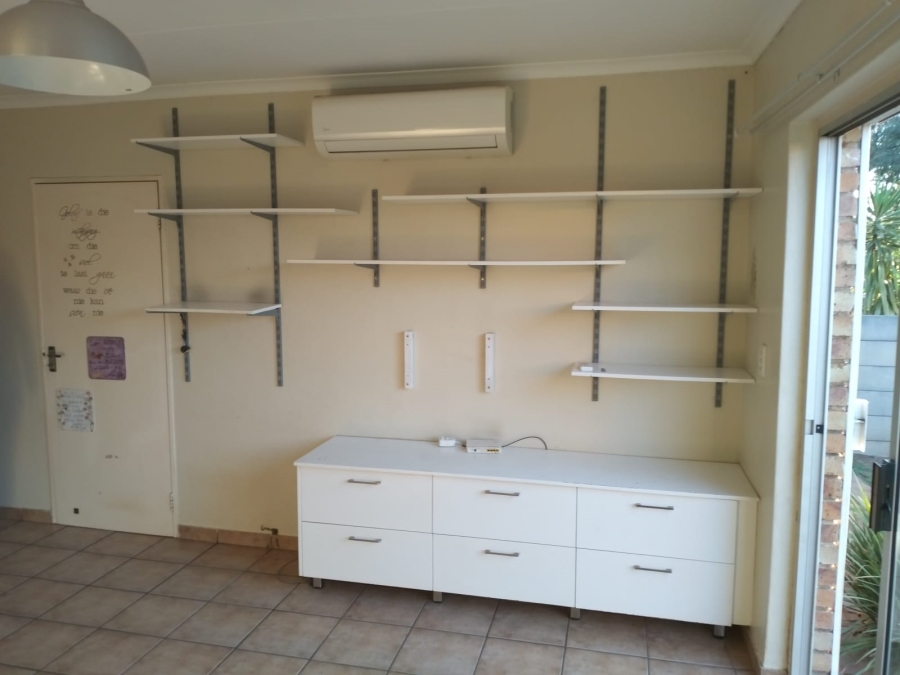 To Let 2 Bedroom Property for Rent in Radiokop Gauteng