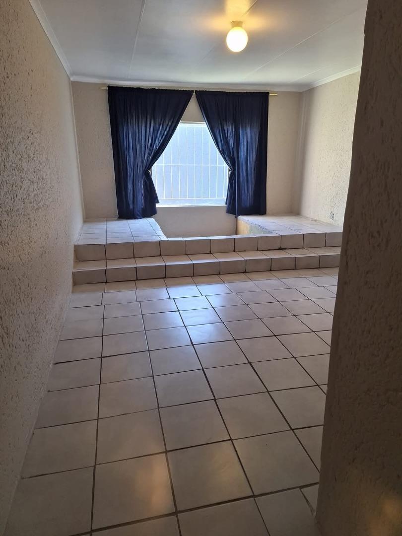 13 Bedroom Property for Sale in Golf View Gauteng