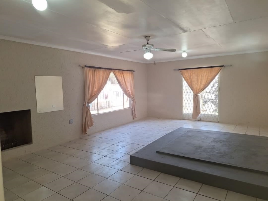 13 Bedroom Property for Sale in Golf View Gauteng