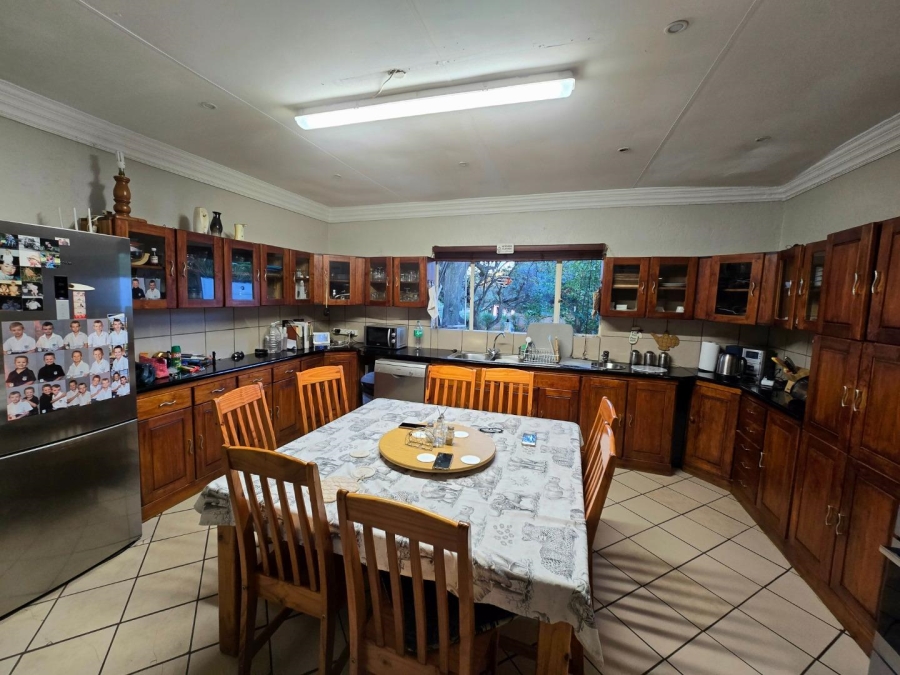 13 Bedroom Property for Sale in Golf View Gauteng