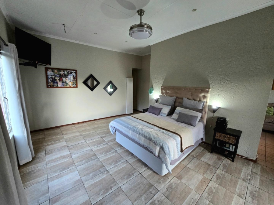 13 Bedroom Property for Sale in Golf View Gauteng