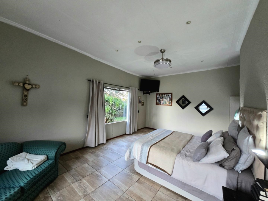 13 Bedroom Property for Sale in Golf View Gauteng
