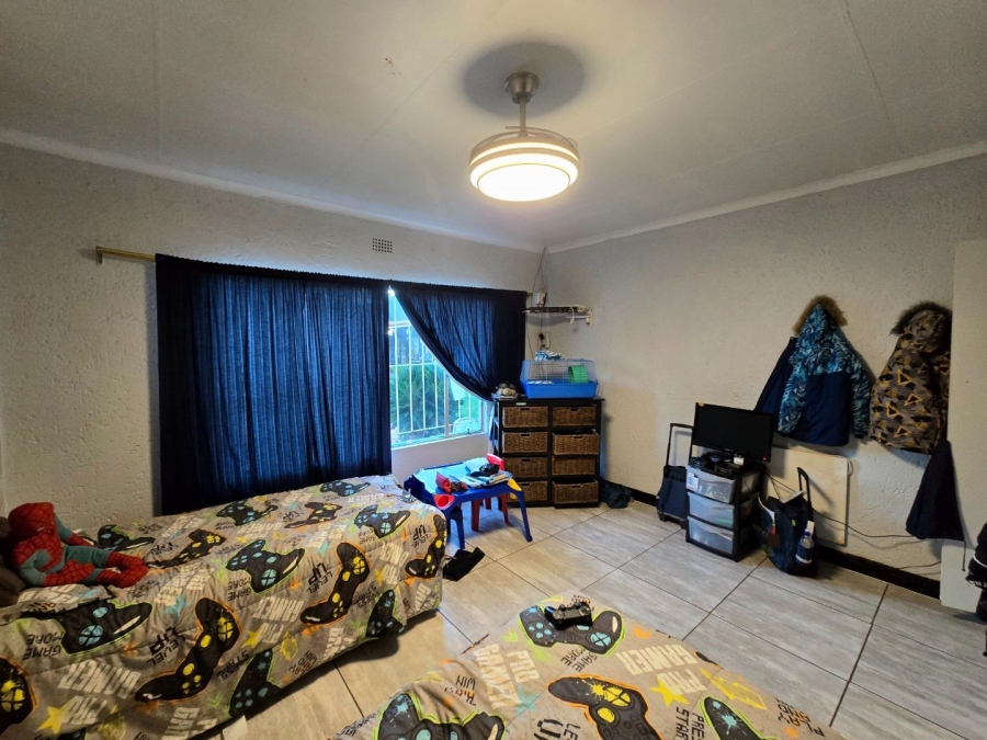 13 Bedroom Property for Sale in Golf View Gauteng
