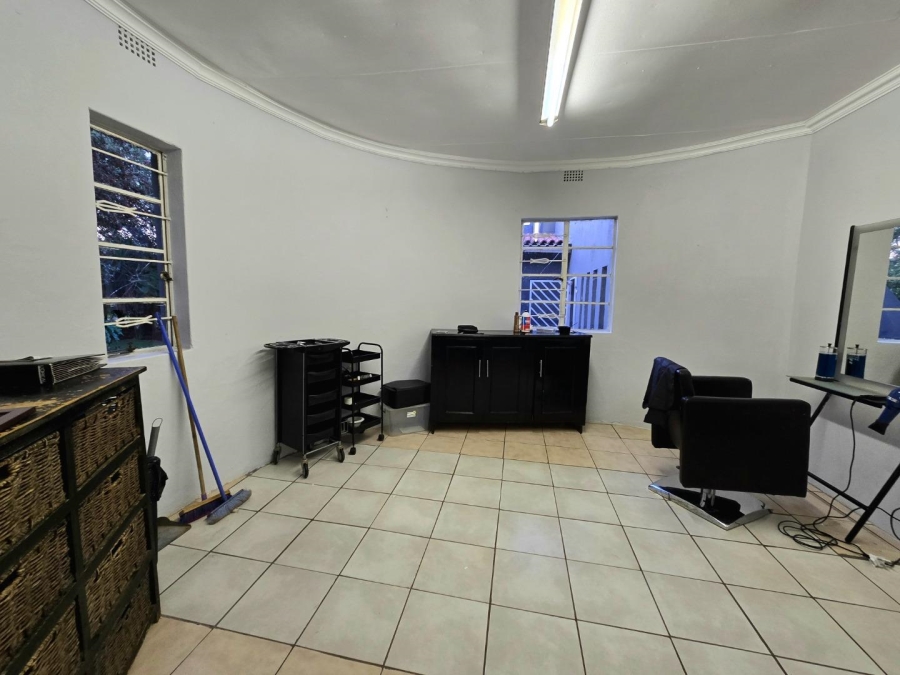 13 Bedroom Property for Sale in Golf View Gauteng