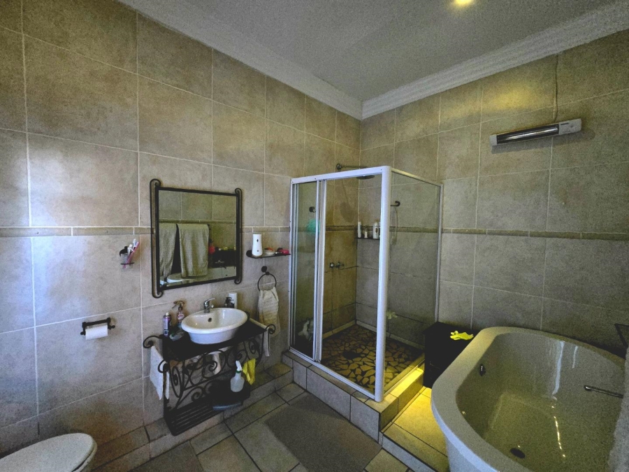 13 Bedroom Property for Sale in Golf View Gauteng