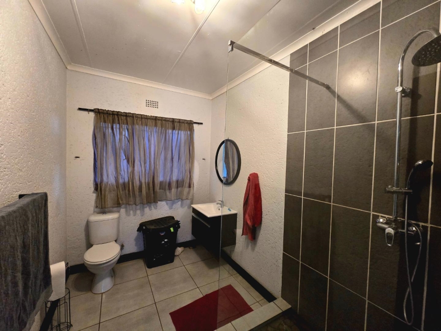 13 Bedroom Property for Sale in Golf View Gauteng