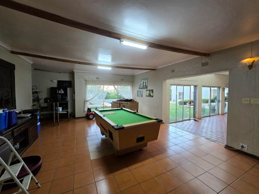 13 Bedroom Property for Sale in Golf View Gauteng