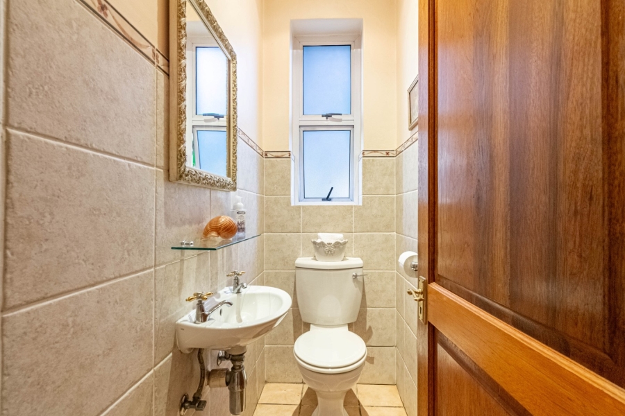 5 Bedroom Property for Sale in Houghton Estate Gauteng