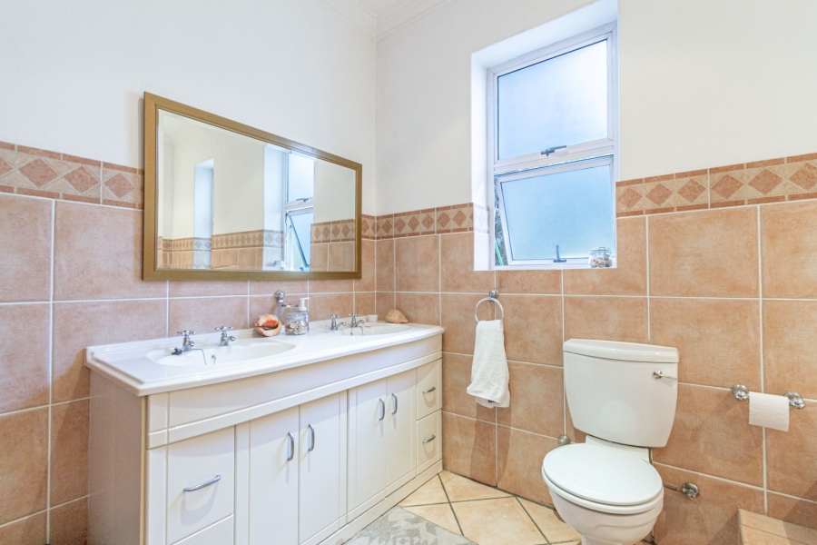 5 Bedroom Property for Sale in Houghton Estate Gauteng