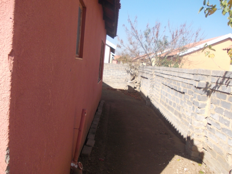 4 Bedroom Property for Sale in Golden Gardens Gauteng