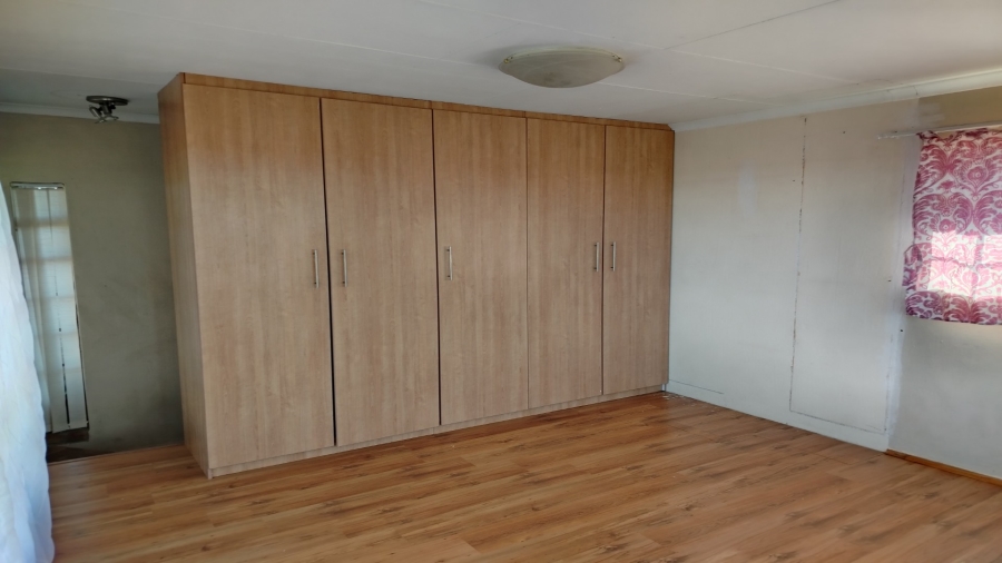 3 Bedroom Property for Sale in Vaaloewer Gauteng