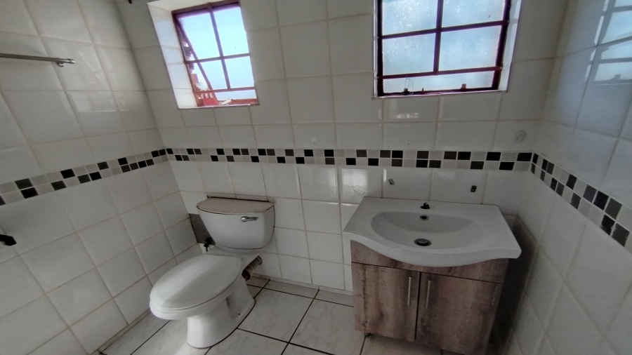 3 Bedroom Property for Sale in Vaaloewer Gauteng