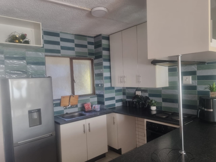 2 Bedroom Property for Sale in Weltevreden Park Gauteng