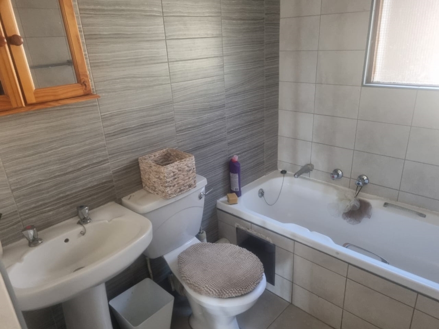 2 Bedroom Property for Sale in Weltevreden Park Gauteng