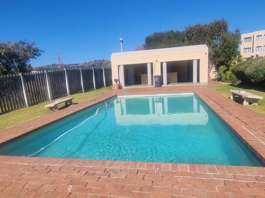 2 Bedroom Property for Sale in Weltevreden Park Gauteng