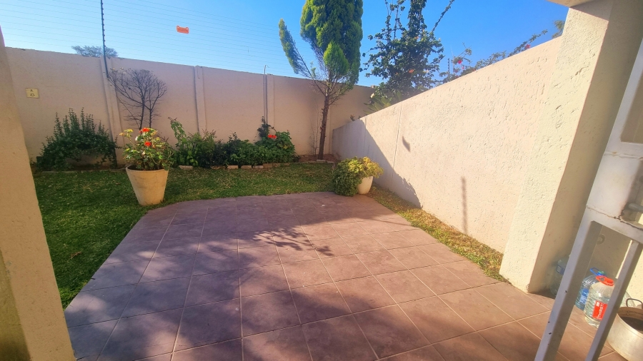2 Bedroom Property for Sale in Vorna Valley Gauteng