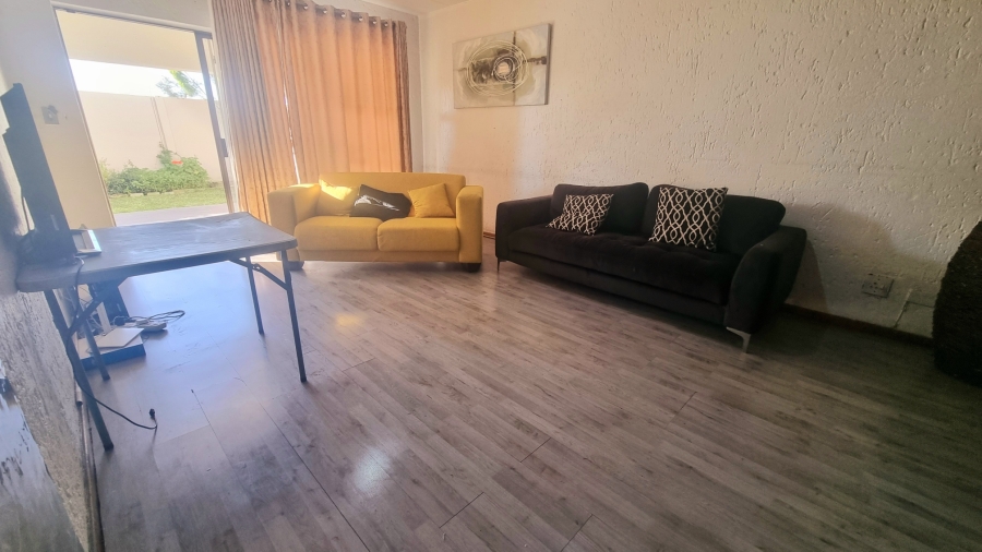 2 Bedroom Property for Sale in Vorna Valley Gauteng