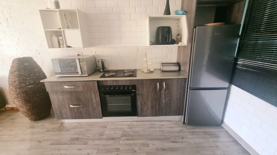 2 Bedroom Property for Sale in Vorna Valley Gauteng