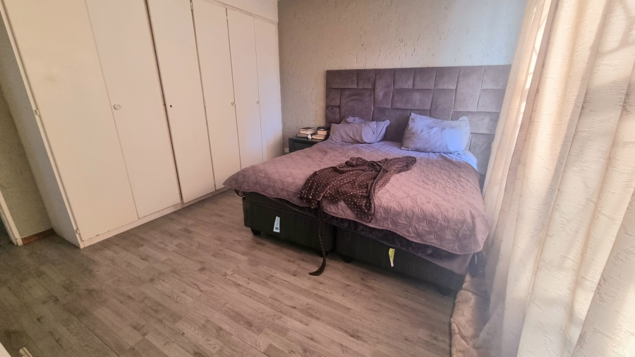 2 Bedroom Property for Sale in Vorna Valley Gauteng