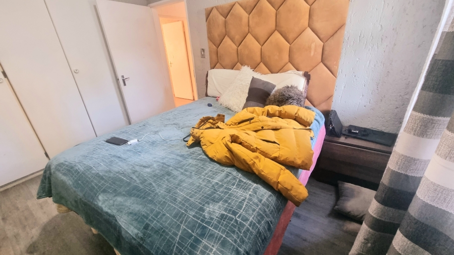 2 Bedroom Property for Sale in Vorna Valley Gauteng