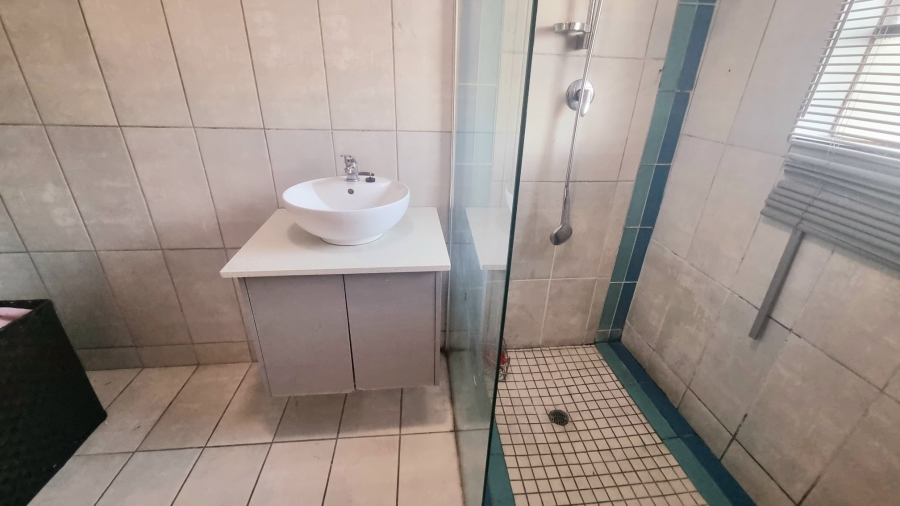 2 Bedroom Property for Sale in Vorna Valley Gauteng