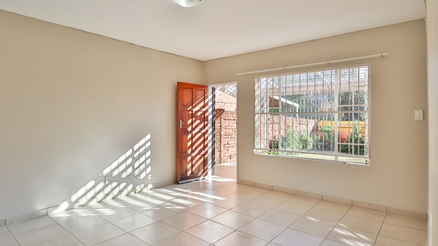 2 Bedroom Property for Sale in Sinoville Gauteng
