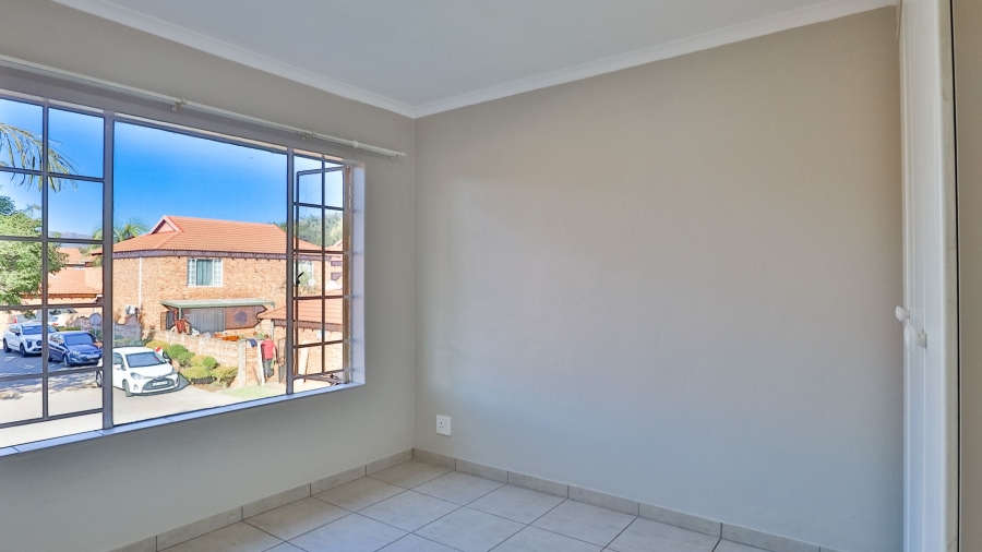 2 Bedroom Property for Sale in Sinoville Gauteng