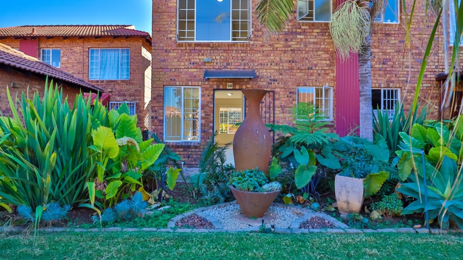 2 Bedroom Property for Sale in Sinoville Gauteng