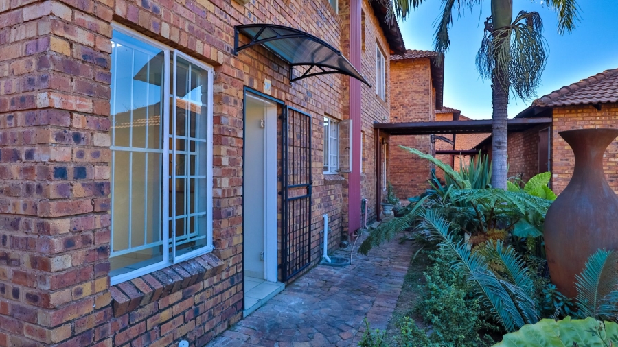 2 Bedroom Property for Sale in Sinoville Gauteng