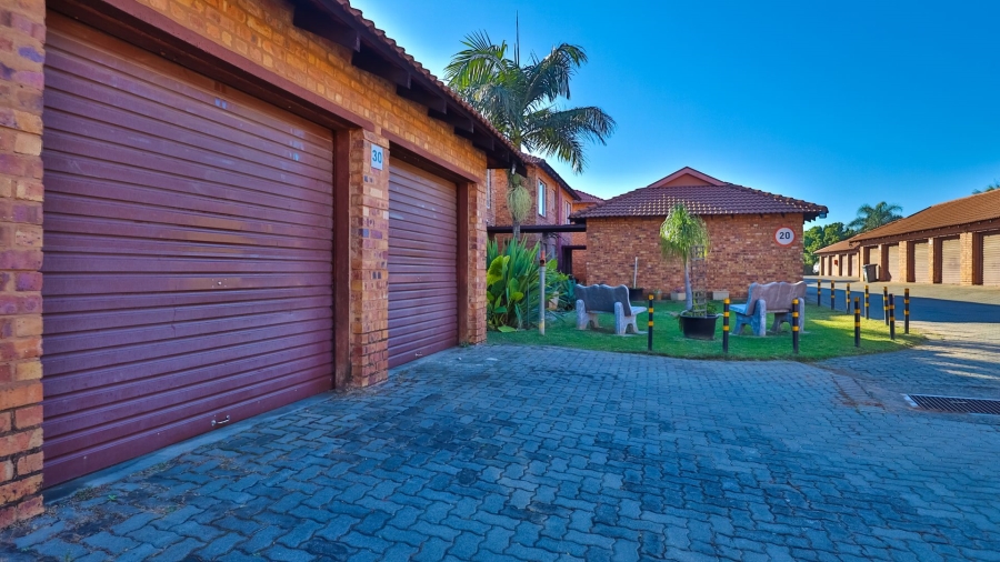2 Bedroom Property for Sale in Sinoville Gauteng