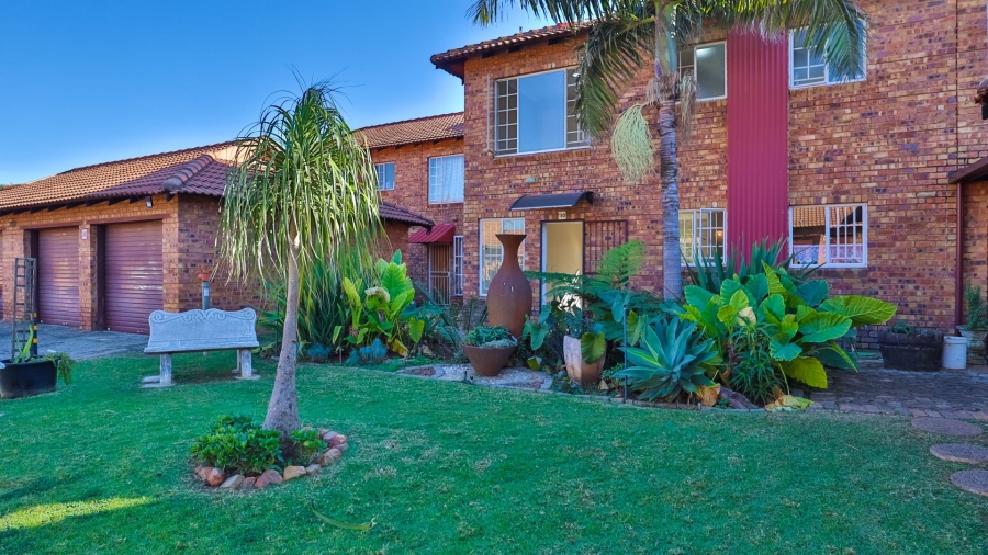 2 Bedroom Property for Sale in Sinoville Gauteng