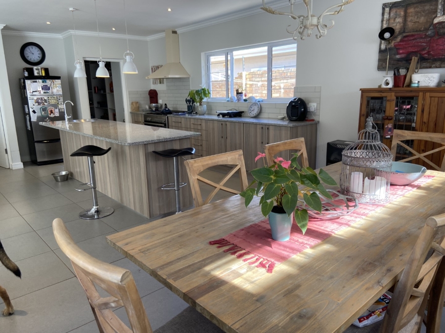 To Let 3 Bedroom Property for Rent in Linden Gauteng
