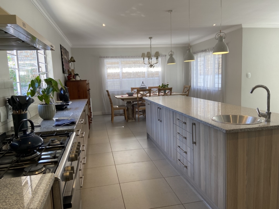 To Let 3 Bedroom Property for Rent in Linden Gauteng