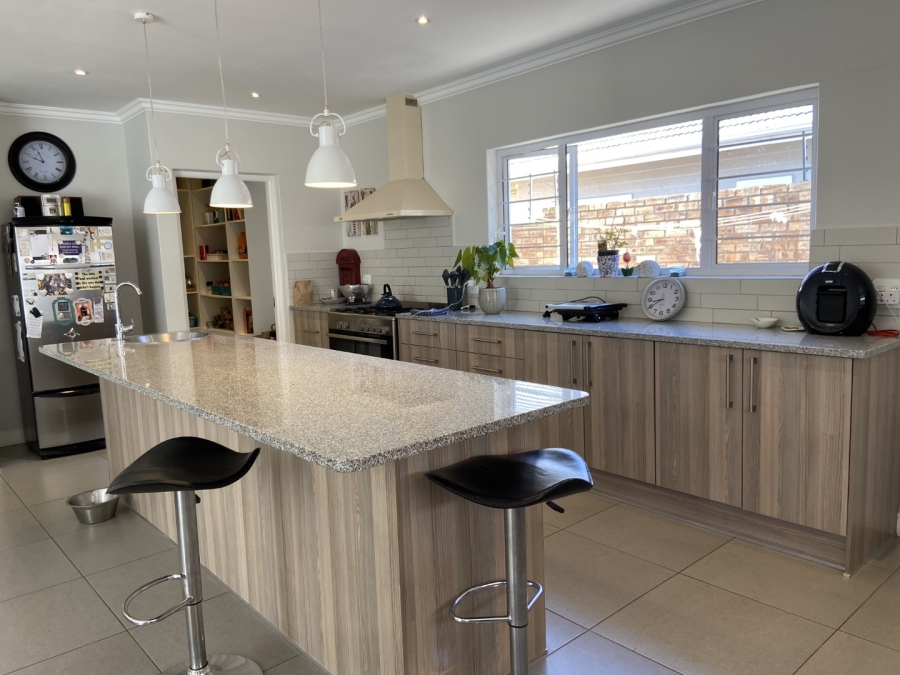 To Let 3 Bedroom Property for Rent in Linden Gauteng