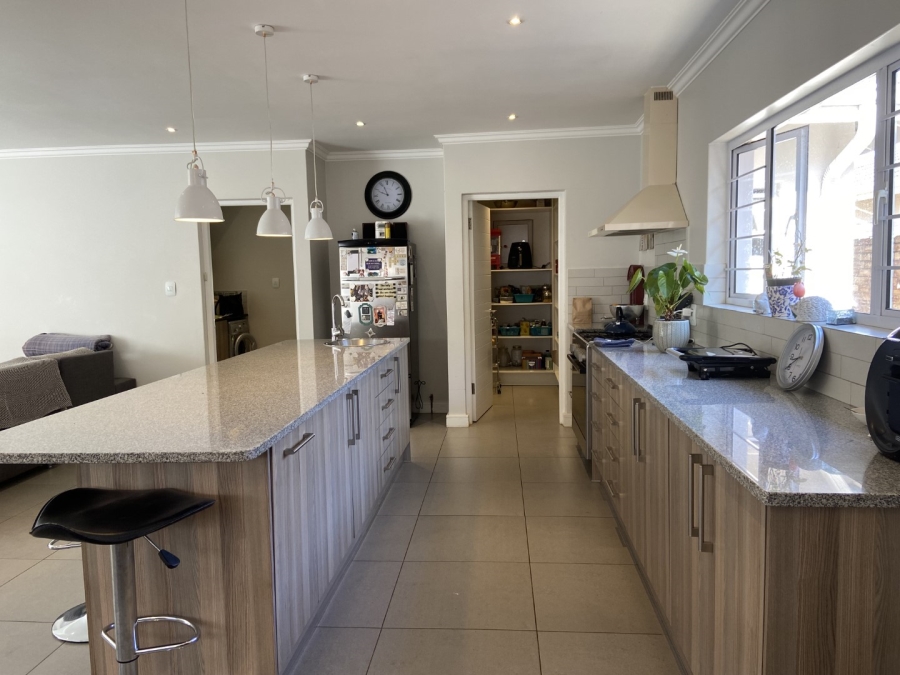 To Let 3 Bedroom Property for Rent in Linden Gauteng