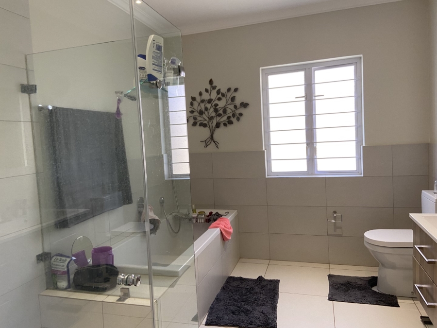 To Let 3 Bedroom Property for Rent in Linden Gauteng