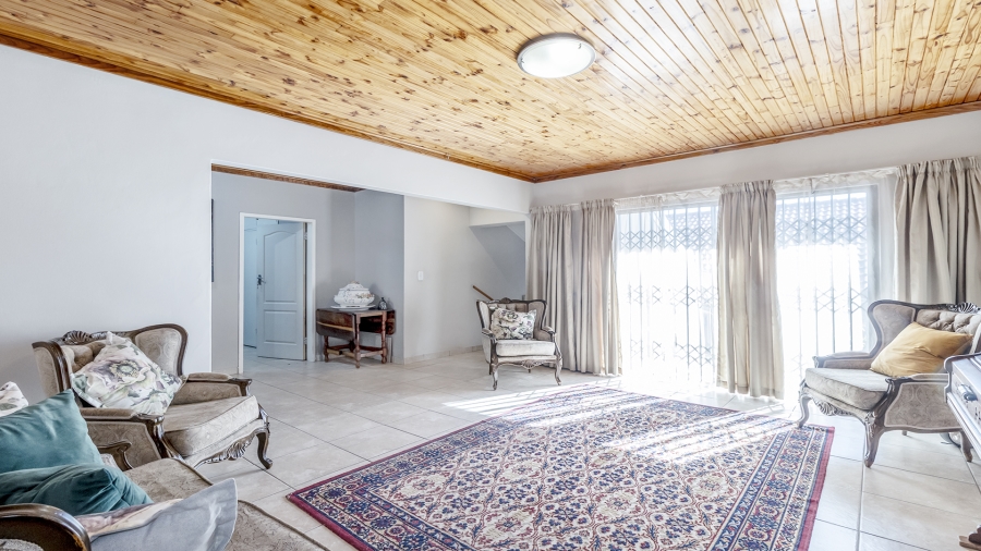 4 Bedroom Property for Sale in Florauna Gauteng