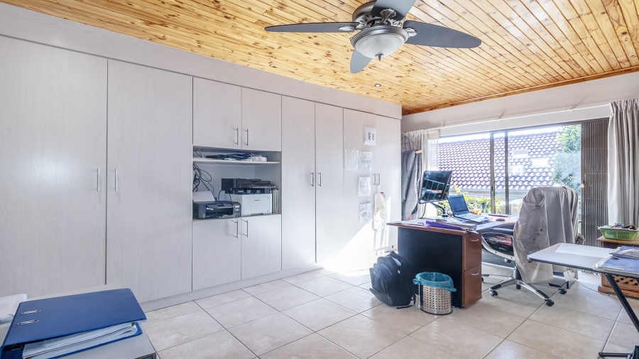 4 Bedroom Property for Sale in Florauna Gauteng