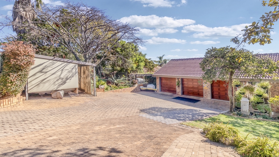 4 Bedroom Property for Sale in Florauna Gauteng