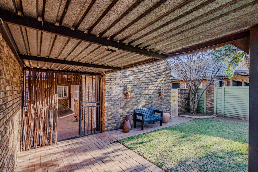 3 Bedroom Property for Sale in Garsfontein Gauteng