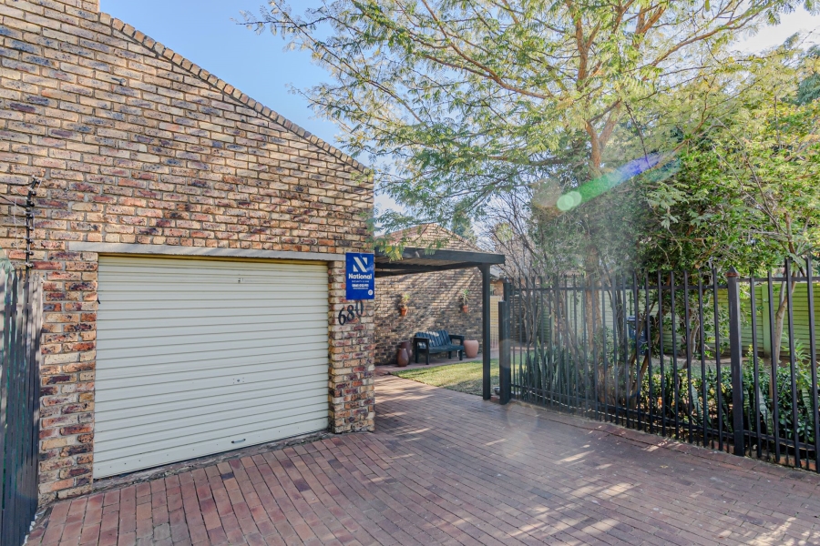 3 Bedroom Property for Sale in Garsfontein Gauteng