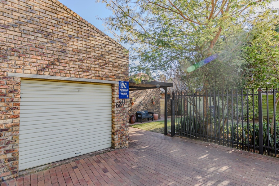 3 Bedroom Property for Sale in Garsfontein Gauteng
