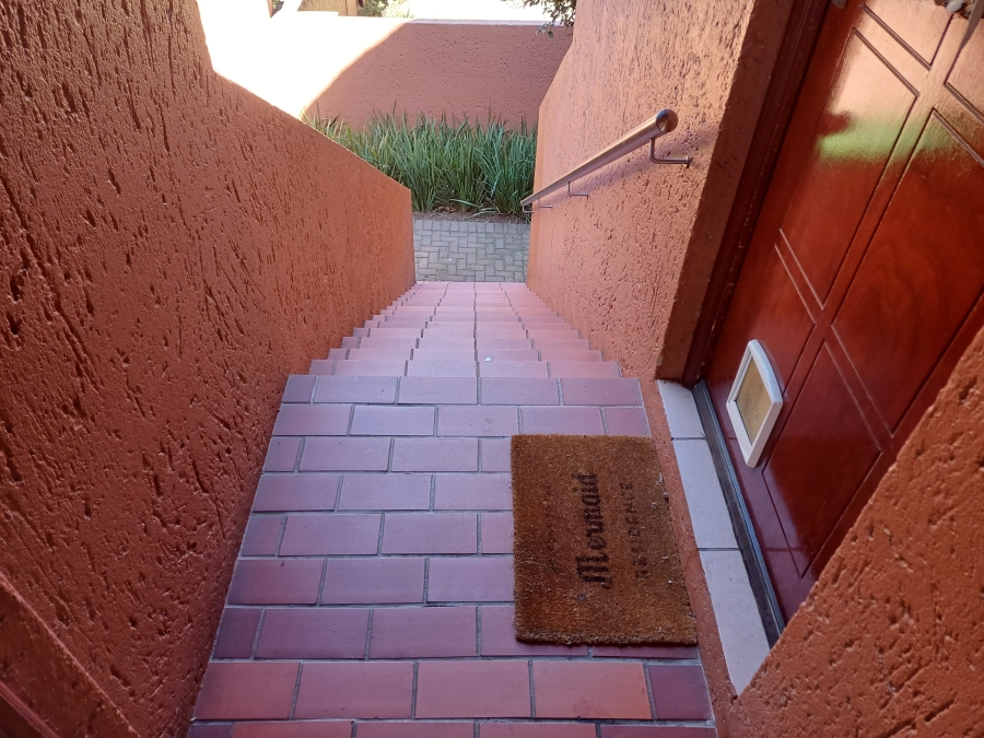 1 Bedroom Property for Sale in Sunninghill Gauteng