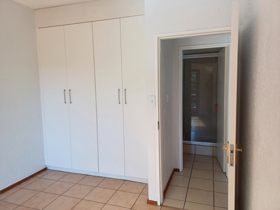 1 Bedroom Property for Sale in Sunninghill Gauteng