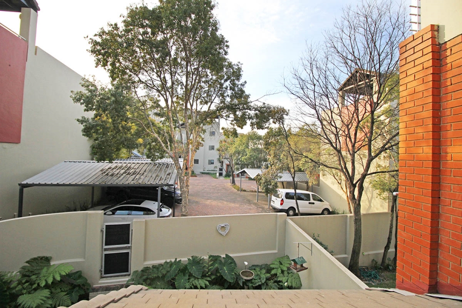 2 Bedroom Property for Sale in Lonehill Gauteng