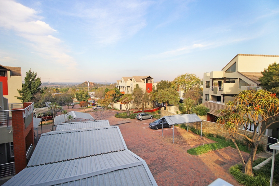 2 Bedroom Property for Sale in Lonehill Gauteng