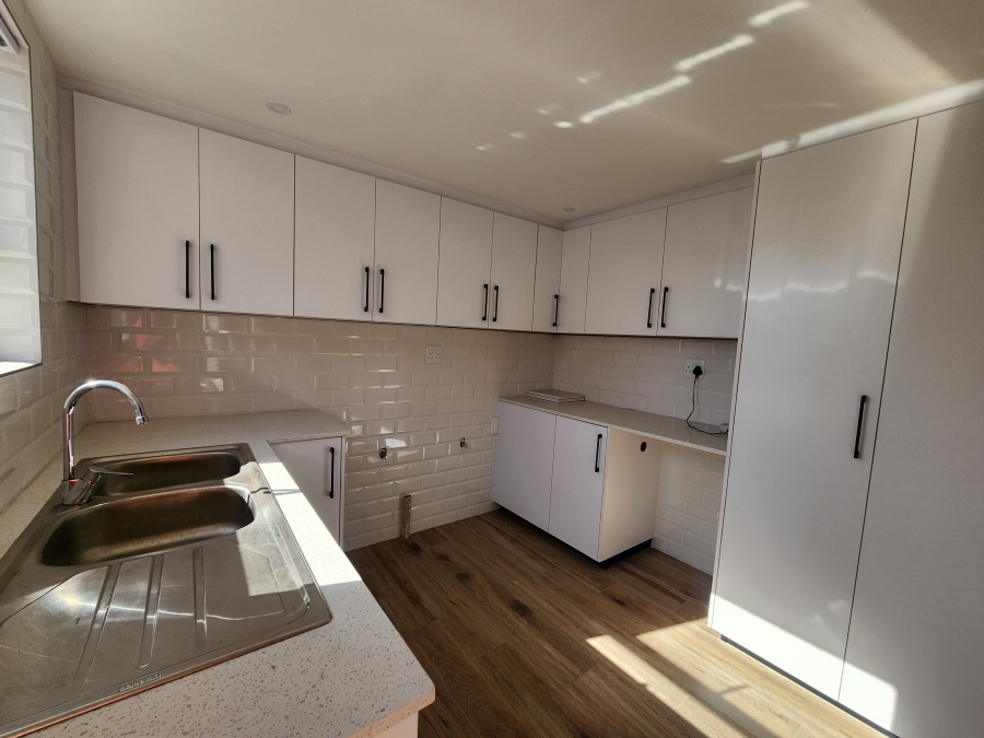 To Let 3 Bedroom Property for Rent in Thornhill Estate Gauteng