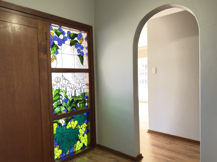 5 Bedroom Property for Sale in Die Wilgers Gauteng