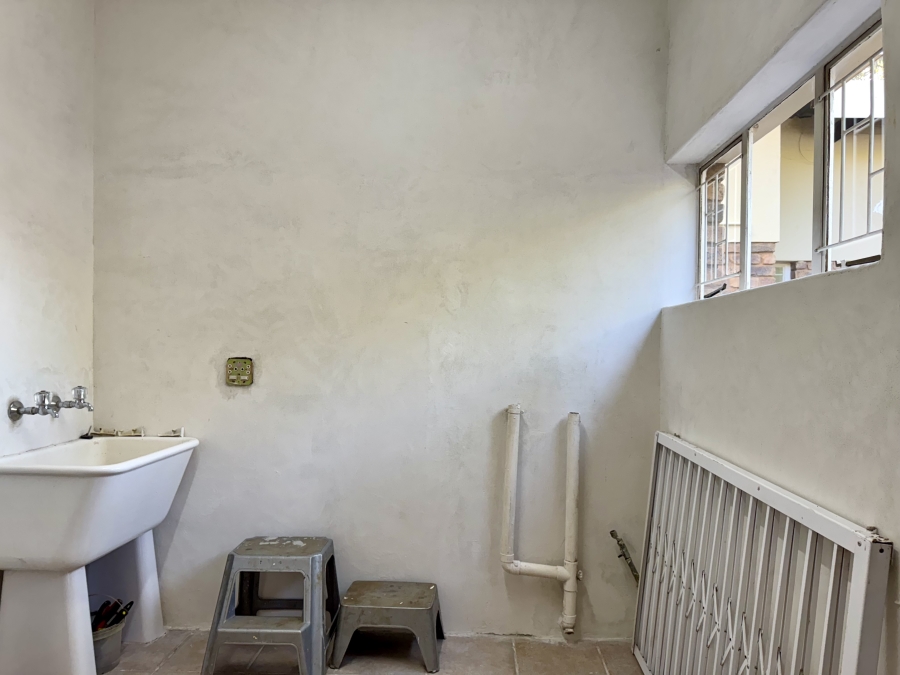 5 Bedroom Property for Sale in Die Wilgers Gauteng